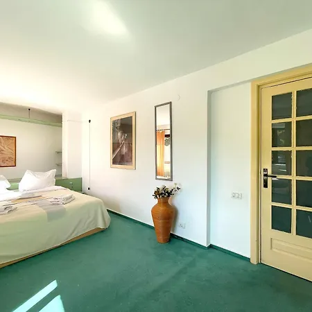 Villa Casa De Vis In Zona Peles *