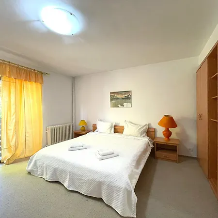 Casa De Vis In Zona Peles *
